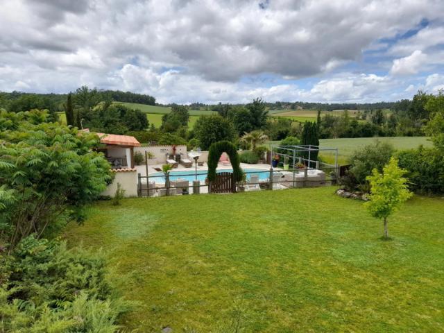 Superbe maison de campagne de 232 m², 3236 m² de terrain, pisc