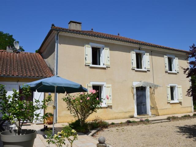 Superbe maison de maitre avec appartement et dependances, vu. 240m² Seissan