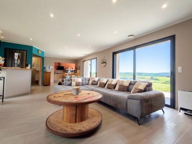 Superbe Maison de Plain Pied: Vue Panoramique et Prestations Haut de Gamme