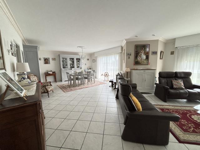 Superbe maison de plain pied volumes exceptionnels et pres