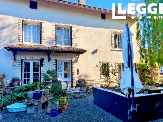 Superbe maison en pierre au bord de la rivière avec appartement indépendant