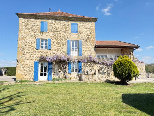 Superbe maison en pierres à Châteauneuf de Galaure 230m² Châteauneuf de Galaure