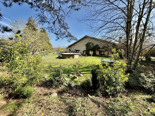 Superbe maison et terrain d' 1,3 Ha Roybon 312m² Roybon