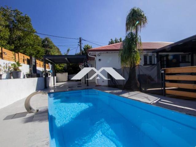 Superbe maison f4 avec piscine entièrement rénovée