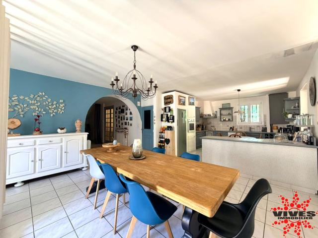 Superbe maison familiale 226 m² et 8 chambres au coeur de Se. 226m² Servian