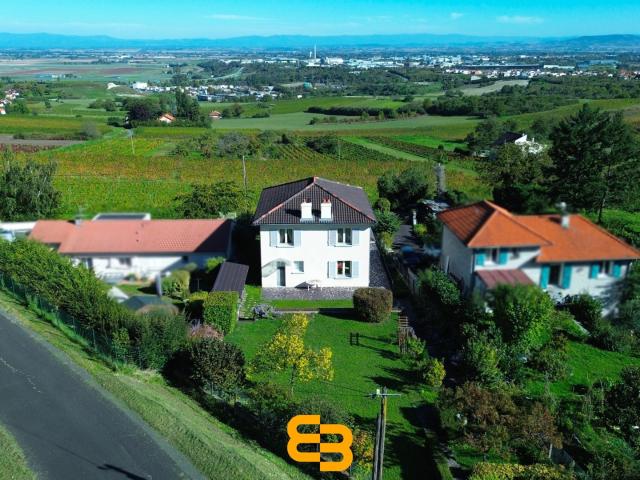SUPERBE MAISON FAMILIALE AVEC GARAGE