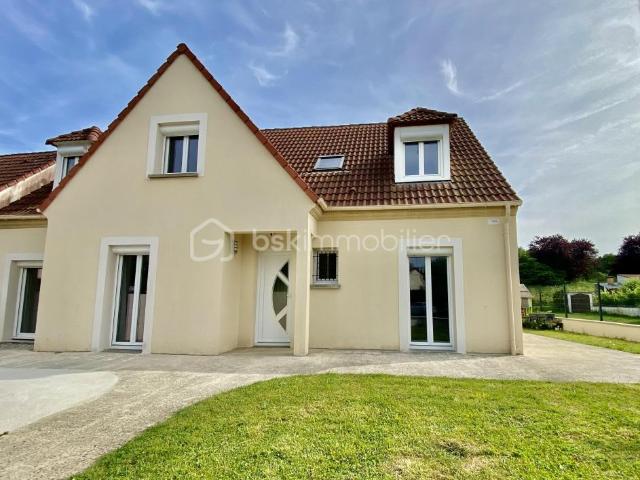 Superbe maison familiale de 192 m² au calme, sans vis à vis, avec grand jardin et proche de la forêt