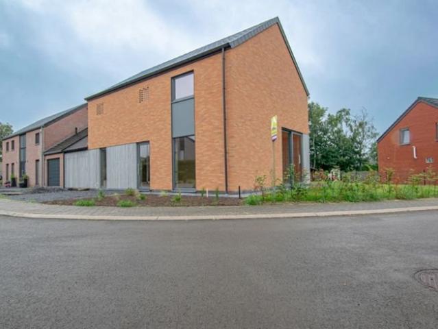 Superbe maison gros œuvre fermé de 4 chambres,garage,jardin