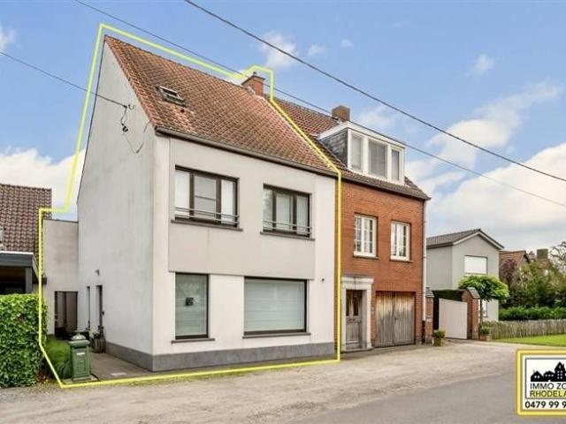Superbe maison jumelée avec jardin