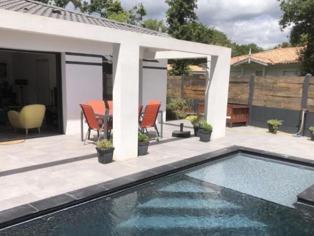 Superbe maison moderne avec piscine