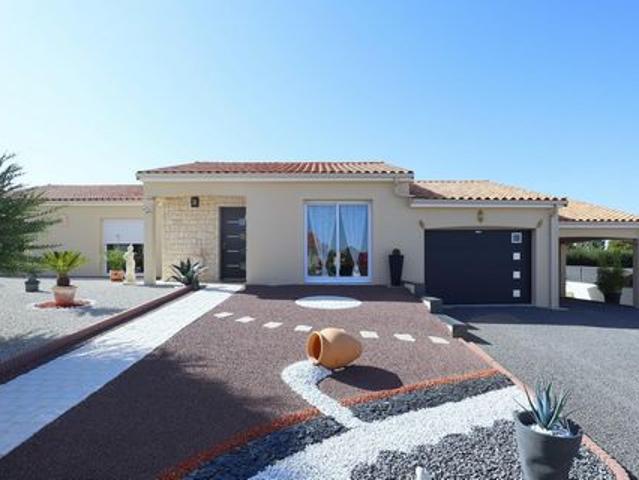 Superbe maison plain pied 3 chambres avec garage et carport
