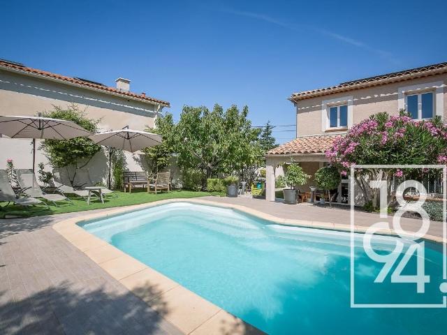Superbe maison rénovée Type 4 de 107m2 avec jardin et piscine M