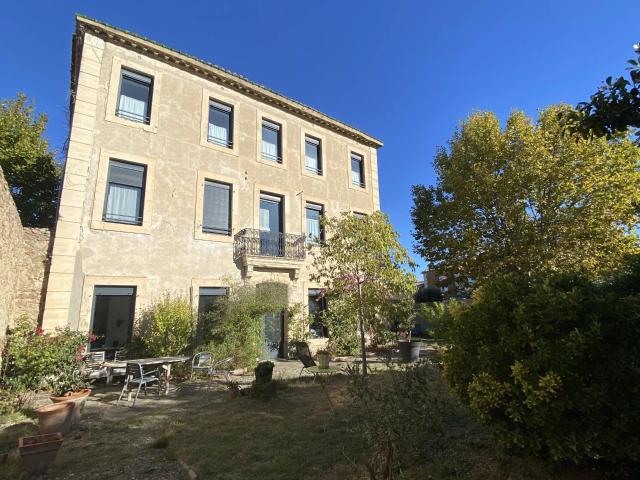 Superbe maison restaurée en Midi Pyrénées 440m² Lézignan Corbières