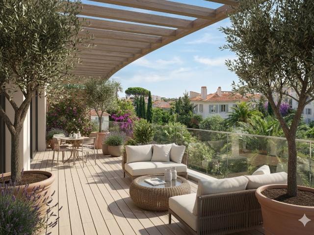 SUPERBE OPPORTUNITE A 100M DES PLAGES, T4 TRAVERSANT EN DERNIER ETAGE PLEIN SUD 4 pièces, 80 m²