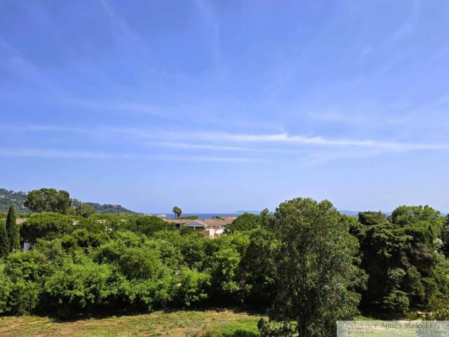 SUPERBE OPPORTUNITÉ À CAVALIÈRE