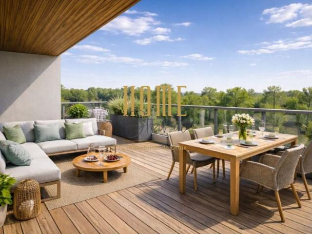 SUPERBE ATTIQUE / GRANDE TERRASSE / SANS TRAVAUX