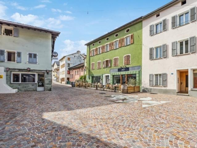 Superbe attique duplex rénové avec caractère et authenticité