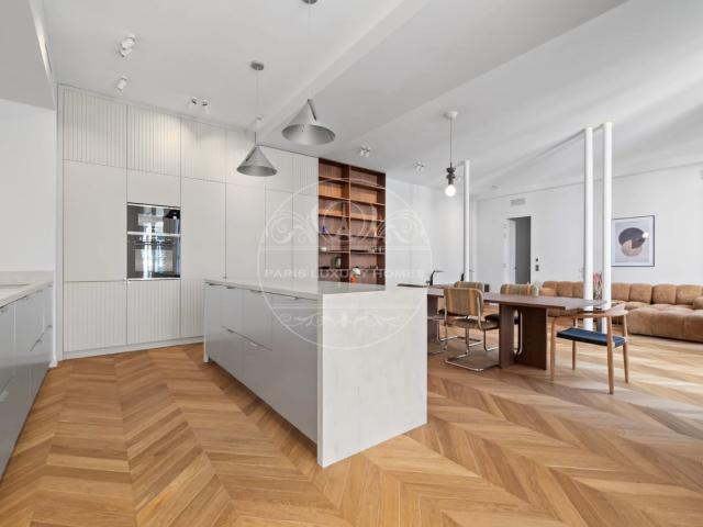 Superbe appartement atypique à Paris 1er !