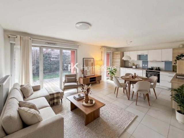 Superbe Appartement avec Grand Jardin en Ville