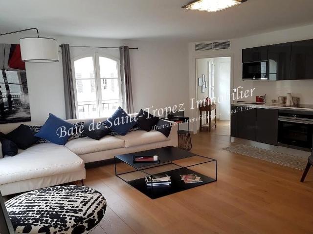 Superbe appartement avec terrasse en plein centre 62m² Saint Tropez