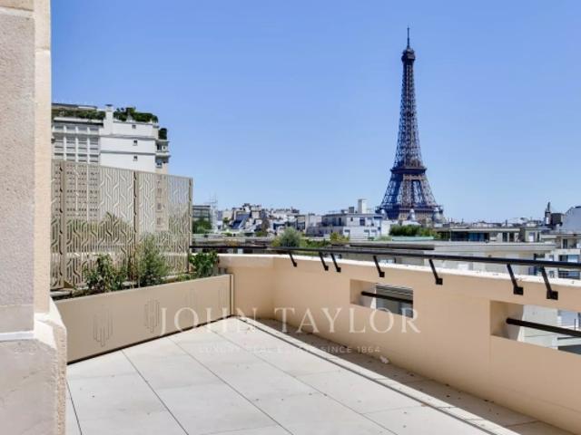 Superbe appartement avec terrasse face à la Tour Eiffel