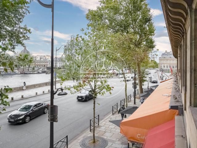 Superbe appartement avec vue à Paris 1er !