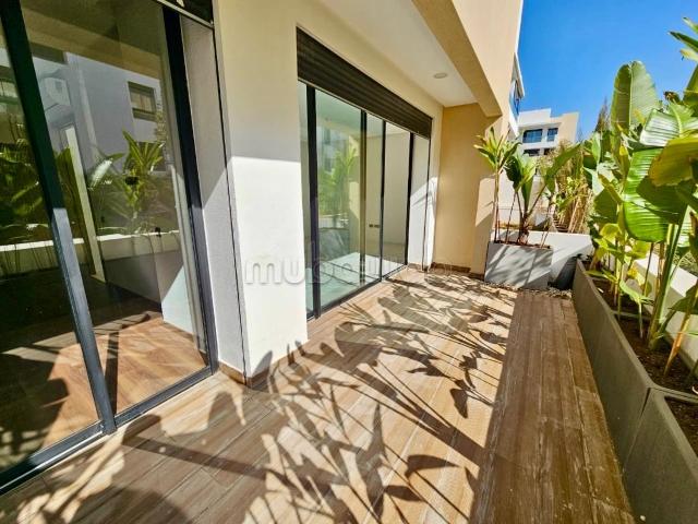 Superbe appartement à louer à Ville Verte. Superficie 65 m². Piscine et service de Conciergerie