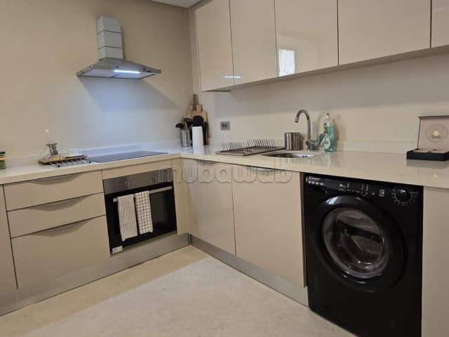 Superbe appartement à louer à Ain Diab. Surface de 135 m². Ascenseur et garage