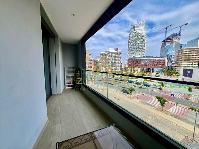 Superbe appartement à louer à Casablanca Finance City. Superficie 110 m². Ascenseur et terrasse