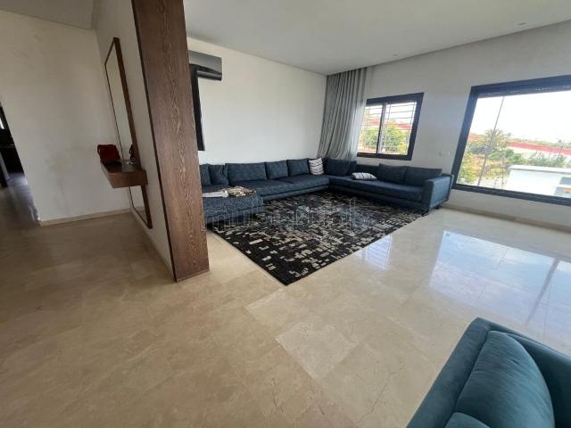 Superbe appartement à louer à Dar Bouazza. 5 pièces. Meublé
