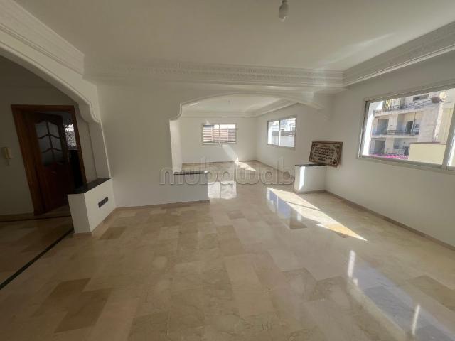 Superbe appartement à louer à Gauthier. 3 belles chambres. Système de climatisation