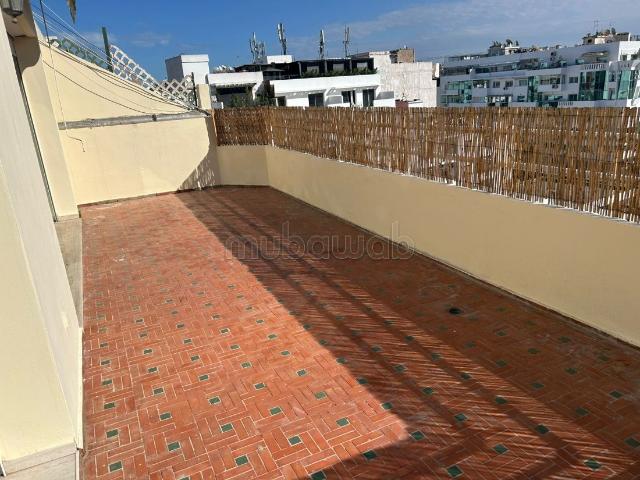 Superbe appartement à louer à Gauthier. Superficie 140 m². Porte blindée et système de double vitrage
