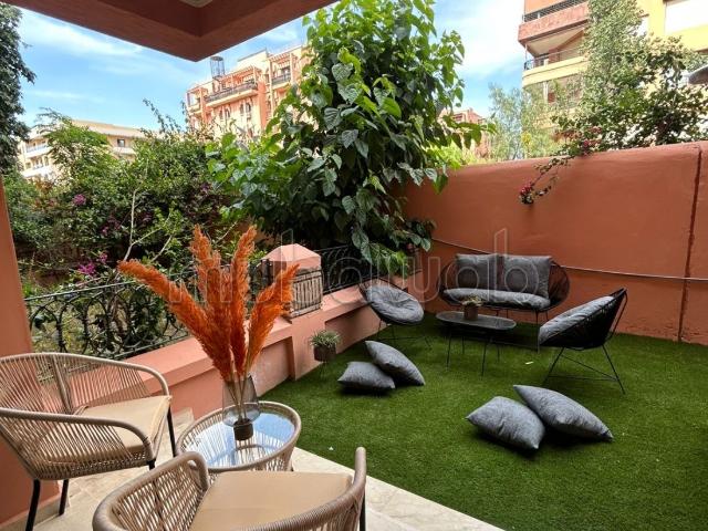 Superbe appartement à louer à Hivernage. Superficie 100 m². Bien meublé