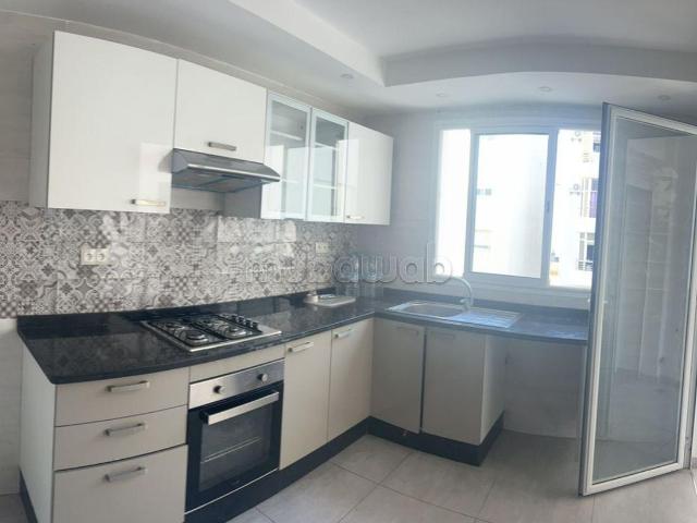 Superbe appartement à louer à Maamora. 2 chambres agréables. Cuisine entièrement équipée