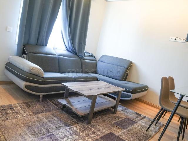 Superbe appartement à louer à Sidi Maarouf. 2 chambres. Bien meublé