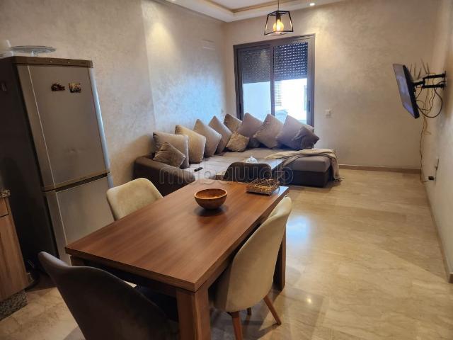 Superbe appartement à louer/ meublé à Belvédère. Superficie 50 m². Terrasse et ascenseur