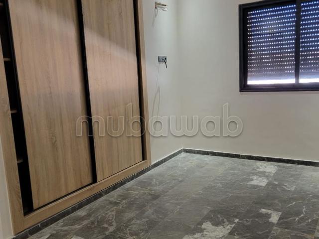 Superbe appartement à vendre à Bouaakkaz. Surface totale 81 m²