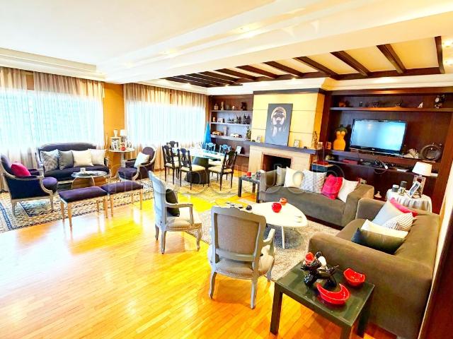 Superbe appartement à vendre à Gauthier. 9 pièces confortables. Ascenseur et terrasse