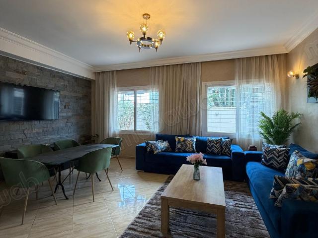 Superbe appartement à vendre à Haut Founty. 9 pièces confortables. Bien meublé