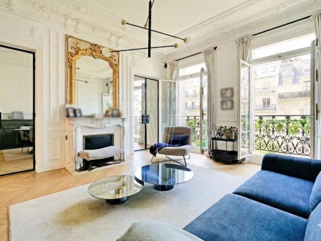 SUPERBE APPARTEMENT ANCIEN RÉNOVÉ EN ÉTAGE ÉLEVÉ. 3,20 M SOUS PLAFOND