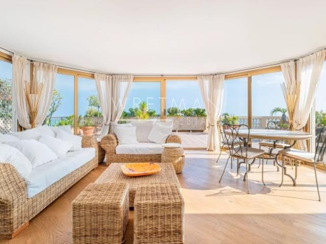 Superbe appartement duplex au dernier étage avec vue sur la mer Cap d'Ail