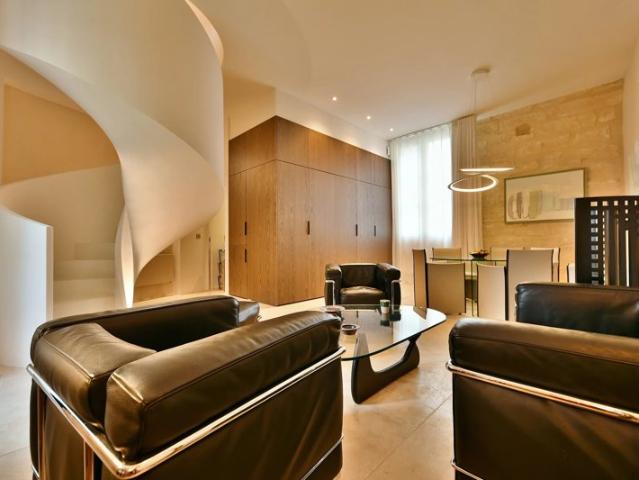 Superbe appartement dans le centre d'Uzès avec jardin