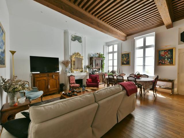 Superbe appartement de caractère au cœur d'Avignon intra muros