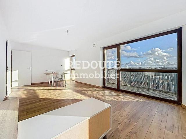 SUPERBE APPARTEMENT DE TYPE 4 AVEC TERRASSE ET GARAGES