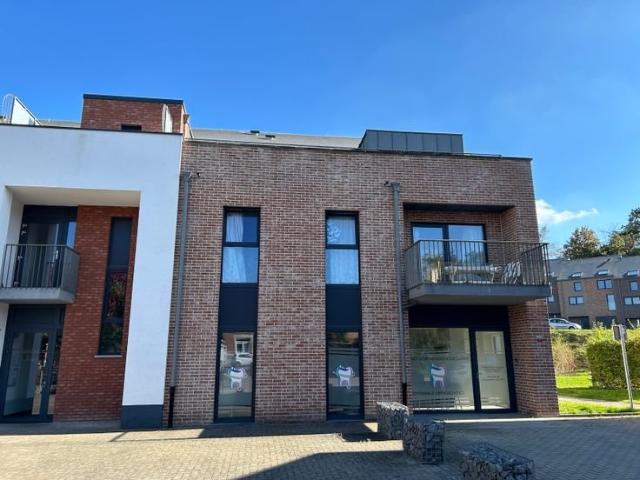 SUPERBE APPARTEMENT DE 2016 A COTE DE LLN ! Poss. DE 3% !