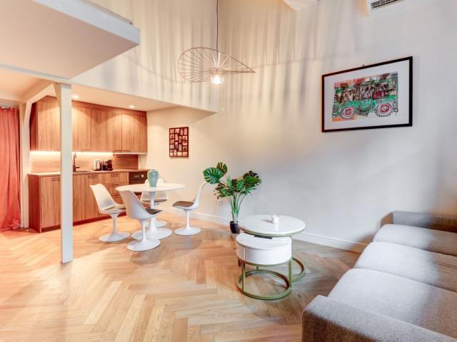 Superbe Appartement de 2 pièces en Dernier Étage Vieux Nice