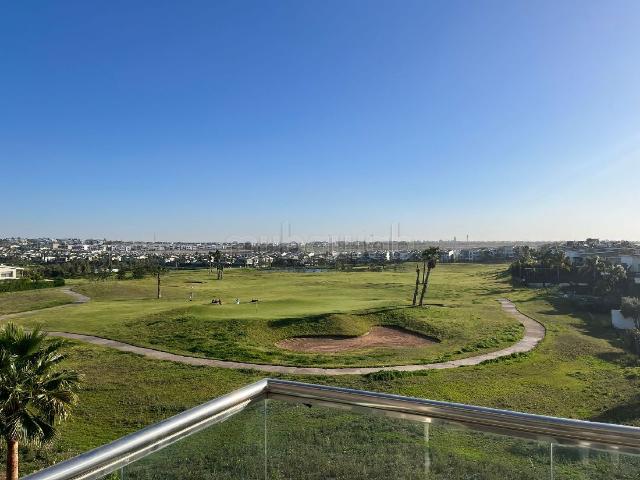 Superbe appartement dernier etage vue golf. Prix révisé