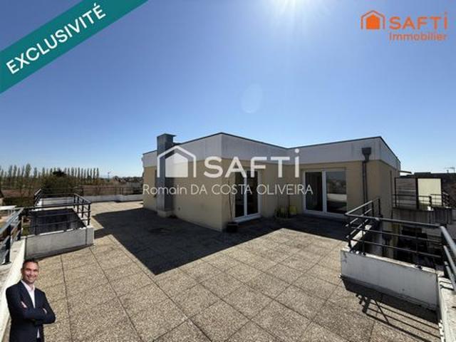 Superbe appartement en attique de 4 pièces disposant d'une cave, d'une place de stationnement privée et d'un garage !