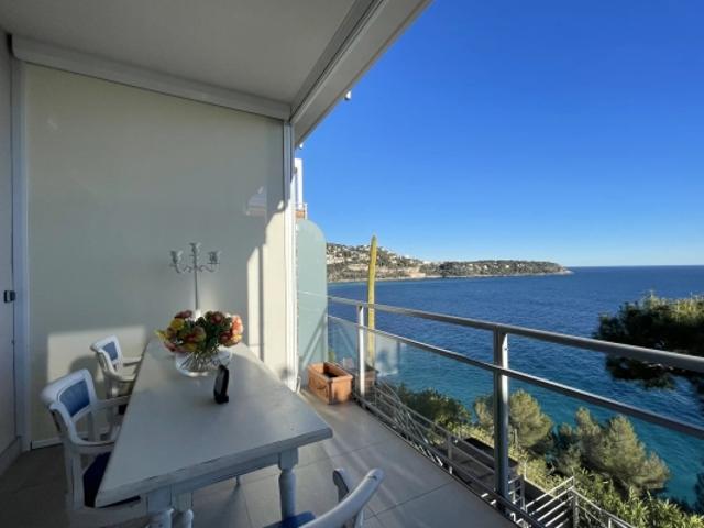 Superbe appartement en duplex avec grande terrasse, spectaculaire jardin et splendide vue mer panoramique