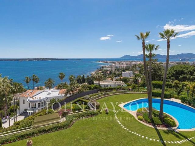 Superbe appartement en dernier étage avec toit terrasse aménagé